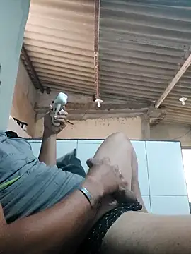 Snapshot of AVENTUREIRO22cm chatting on 10/01/25, 10:43 AVENTUREIRO22cm online show from 10/01/25, 10:43