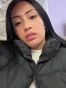 Snapshot of Sara_luna_ chatting on 12/14/24, 03:25 Sara luna online show from 12/14/24, 03:25