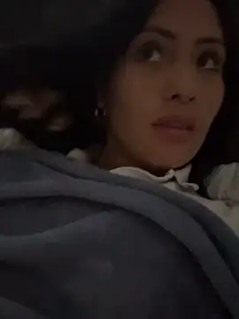 Sara luna  online show from 11/21/25, 07:56