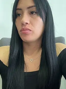 Sara luna  online show from 02/03/26, 04:56