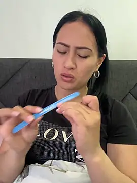 Sara luna  online show from 02/17/26, 04:57