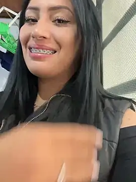 Sara luna  online show from 06/01/26, 04:52
