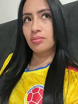 Sara luna  online show from 06/24/26, 12:09
