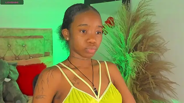 Rihana hot01 online show from 03/13/25, 12:16