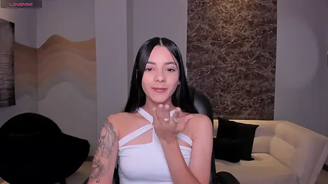 HannahJamesX online show from 02/25/25, 07:03