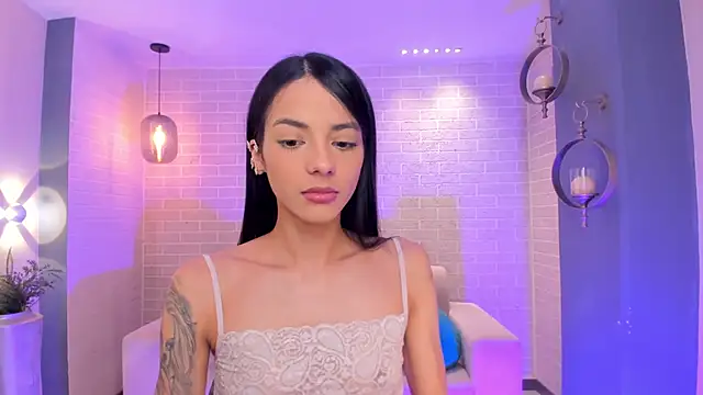 Snapshot of HannahJamesX chatting on 02/20/26, 01:11 HannahJamesX online show from 02/20/26, 01:11