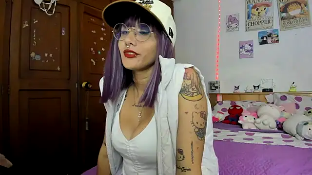 LunaDeCristall online show from 10/09/25, 07:06