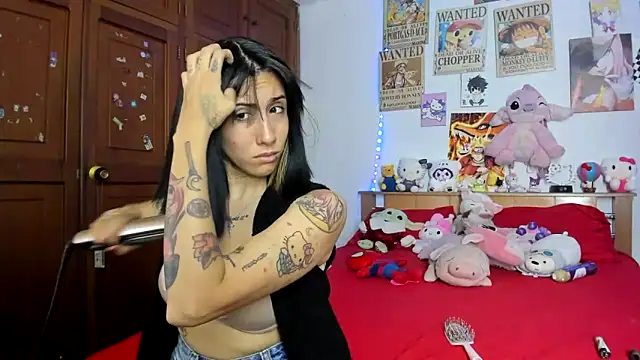 LunaDeCristall online show from 10/18/25, 08:04