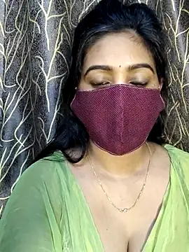 Snapshot of Monalisha_G chatting on 06/04/26, 03:40 Monalisha G online show from 06/04/26, 03:40