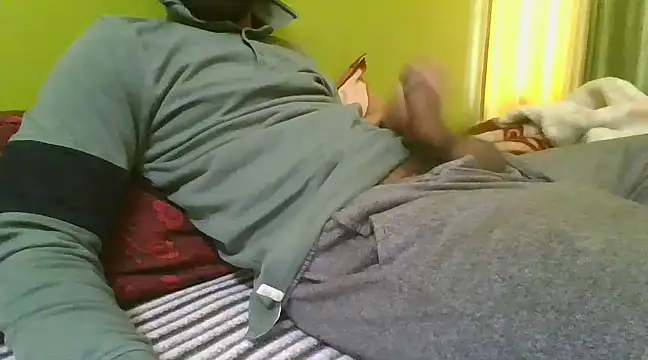 Snapshot of 17Prat1998 chatting on 01/04/25, 05:27 17Prat1998 online show from 01/04/25, 05:27