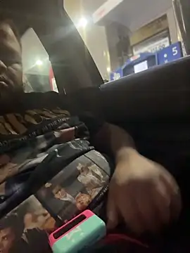 papijusto online show from 10/31/25, 07:20