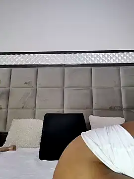 Snapshot of OliviaBurning chatting on 02/21/25, 01:44 OliviaBurning online show from 02/21/25, 01:44