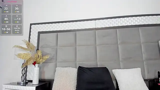 Snapshot of OliviaBurning chatting on 02/25/25, 10:50 OliviaBurning online show from 02/25/25, 10:50