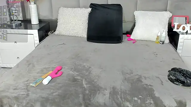 Snapshot of OliviaBurning chatting on 03/04/25, 07:22 OliviaBurning online show from 03/04/25, 07:22