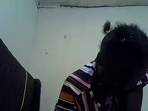 Snapshot of pretty_vivy chatting on 02/08/25, 05:08 pretty vivy online show from 02/08/25, 05:08