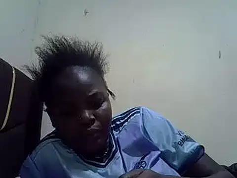 Snapshot of pretty_vivy chatting on 02/17/25, 05:43 pretty vivy online show from 02/17/25, 05:43