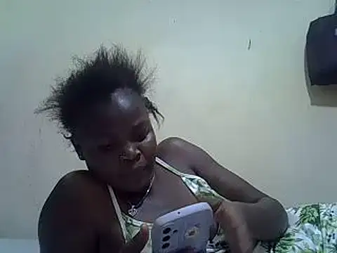 Snapshot of pretty_vivy chatting on 02/18/25, 04:37 pretty vivy online show from 02/18/25, 04:37