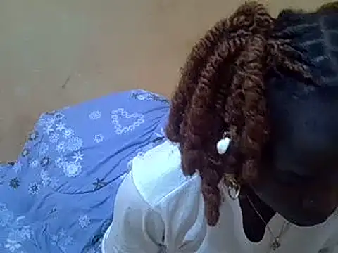 Snapshot of pretty_vivy chatting on 02/23/25, 01:53 pretty vivy online show from 02/23/25, 01:53