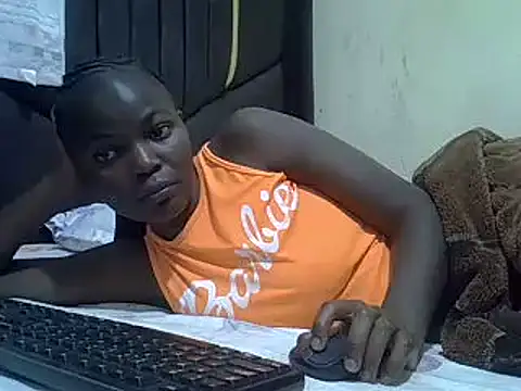 Snapshot of pretty_vivy chatting on 03/05/25, 04:02 pretty vivy online show from 03/05/25, 04:02