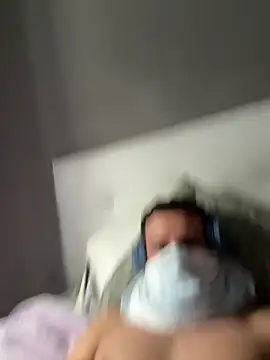 Snapshot of yayaya55598 chatting on 11/16/25, 12:22 yayaya55598 online show from 11/16/25, 12:22