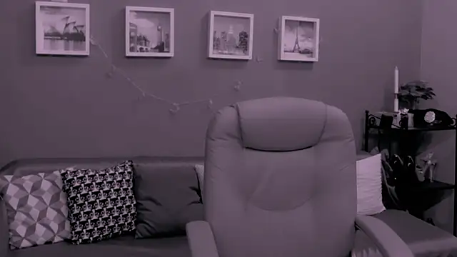 Snapshot of ChantalLion chatting on 12/15/24, 11:12 ChantalLion online show from 12/15/24, 11:12