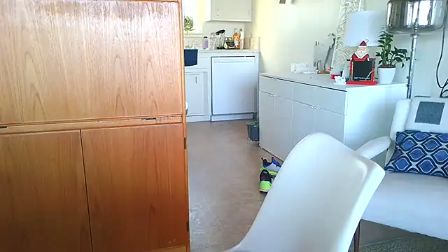 costanza7070 online show from 12/02/25, 04:24