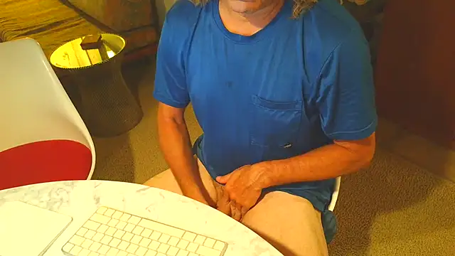 Snapshot of costanza7070 chatting on 07/19/26, 05:55 costanza7070 online show from 07/19/26, 05:55