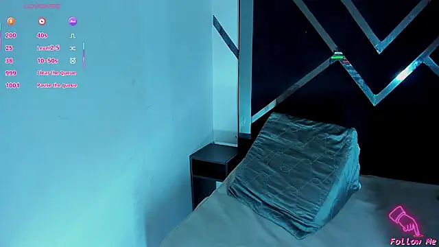 Piggy Eddy online show from 11/08/25, 09:13