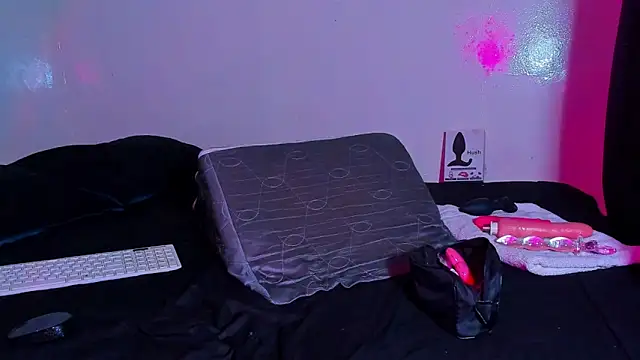 Piggy Eddy online show from 03/18/26, 01:42