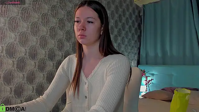 Nicole Charm online show from 10/10/25, 08:08