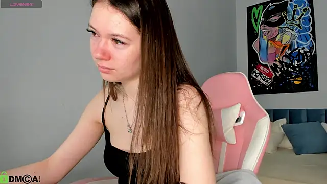 Nicole Charm online show from 02/04/26, 12:49