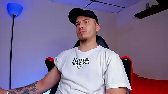 james connor2 online show from 09/29/25, 06:46