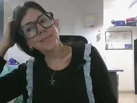 Snapshot of Calentandote chatting on 05/25/26, 11:16 Calentandote online show from 05/25/26, 11:16