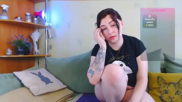 Caroline1995 online show from 11/25/25, 08:03