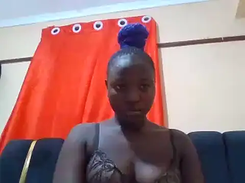 Snapshot of Prety_petty chatting on 05/18/26, 06:14 Prety petty online show from 05/18/26, 06:14