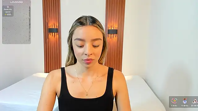 AliceRoss0 online show from 12/22/25, 08:39