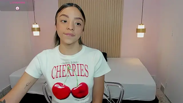 AliceRoss0 online show from 04/13/26, 09:42