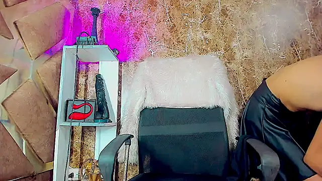 Snapshot of dirtycock2002 chatting on 10/08/25, 07:06 dirtycock2002 online show from 10/08/25, 07:06