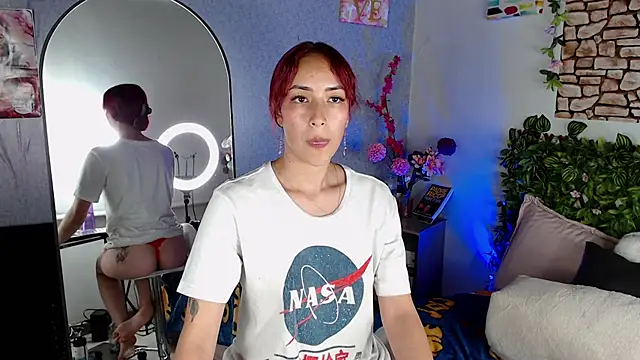 Snapshot of Cassie_fletcher_ chatting on 12/27/24, 12:07 Cassie fletcher  online show from 12/27/24, 12:07