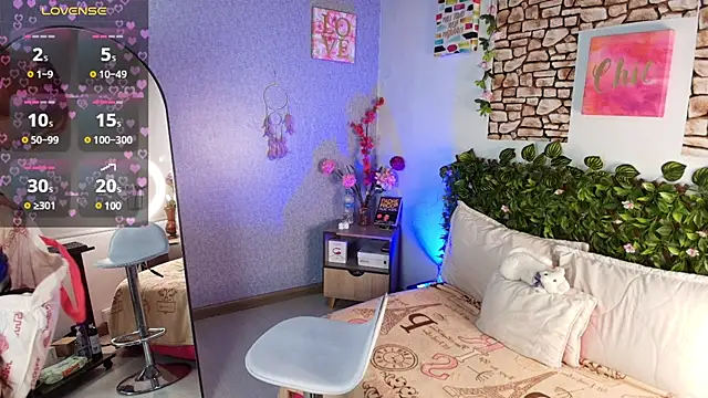 Snapshot of Cassie_fletcher_ chatting on 02/15/25, 06:44 Cassie fletcher  online show from 02/15/25, 06:44