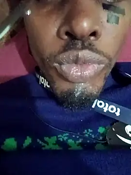 BlackD4uxo online show from 10/17/25, 06:49