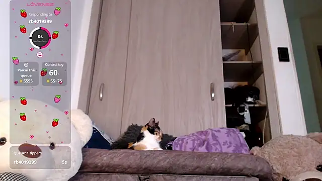 Snapshot of Alicedangerrr chatting on 03/04/25, 08:02 Alicedangerrr online show from 03/04/25, 08:02