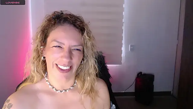steisyhills online show from 12/09/24, 12:19