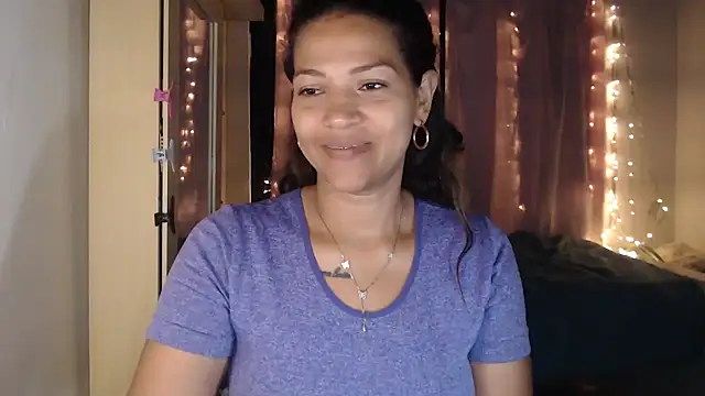 makennaa  online show from 09/11/25, 10:04