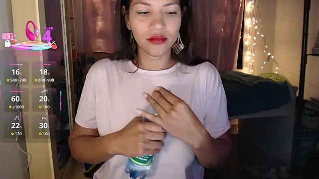 makennaa  online show from 10/15/25, 10:15