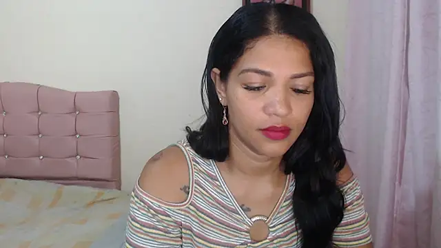 makennaa  online show from 04/08/26, 10:26