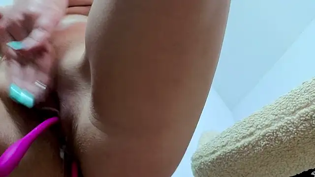 Jullyenn3 online show from 11/08/25, 01:44