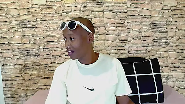 EbonyOlive69 online show from 04/03/26, 05:22