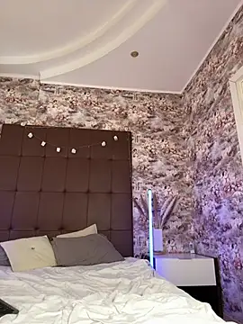 Mary Walker online show from 03/20/25, 05:57