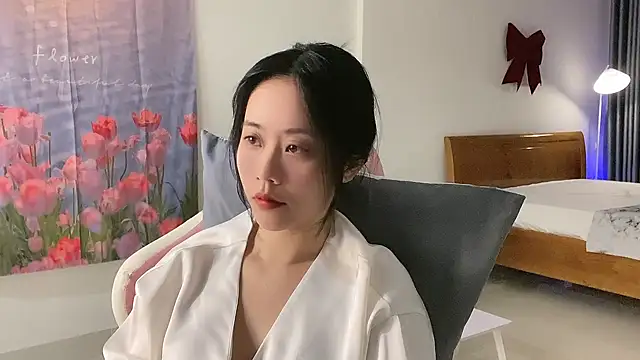 Snapshot of -rosiie- chatting on 02/28/25, 03:04 -rosiie- online show from 02/28/25, 03:04